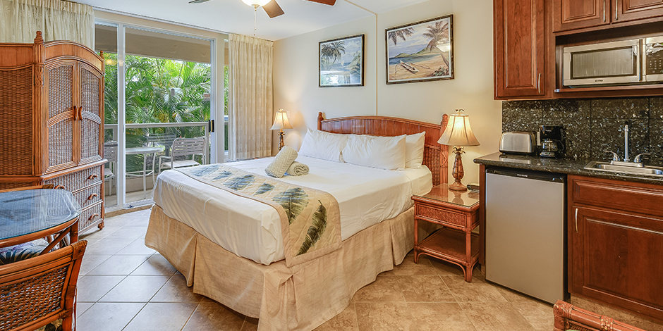 Hotel room at Maui Banyan