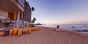 Beach sunrise at the Waikiki Shore